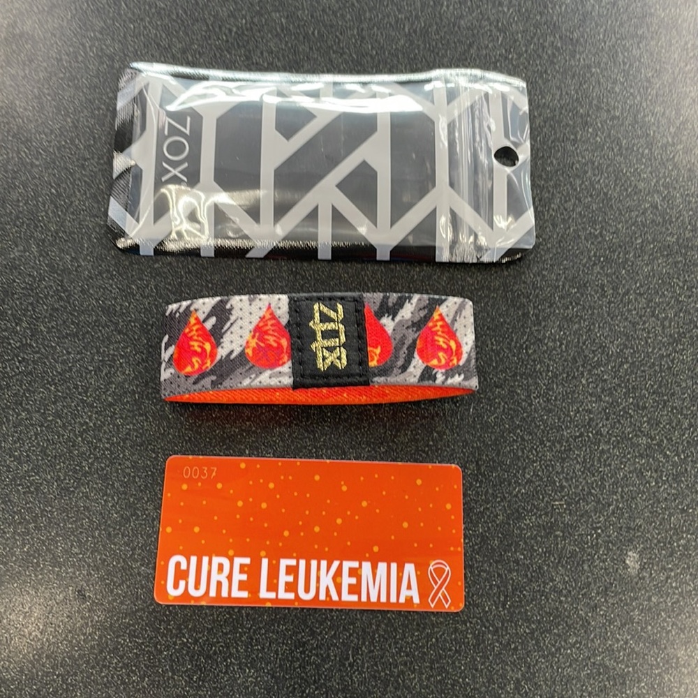 ZOX strap GOLD Cure Leukemia #0037